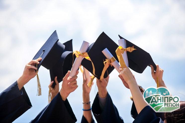На Дніпропетровщині значно зросте стипендія студентам