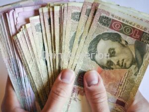 На Дніпропетровщині розшукують жінок, які вкрали у пенсіонерки 2 млн гривень
