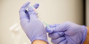 На Дніпропетровщині розпочали вакцинувати від COVID-19 додатковою третьою дозою