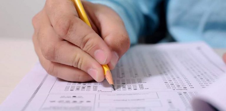 Майбутні абітурієнти Дніпропетровщини можуть зареєструватися на пробне ЗНО-2022