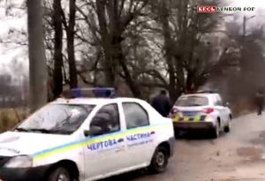 На Дніпропетровщині машину автошколи обстріляли хулігани