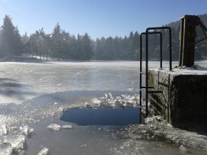 Водохреща: як підготовуватися до занурення в ополонку (поради)