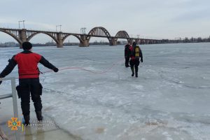 Трагедія в Дніпрі: у воді знайшли тіло 17-річного хлопця, який потонув (Фото)