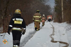 У Дніпрі в садовому товаристві заживо згорів чоловік: рятувальники не змогли допомогти (Фото, Відео)