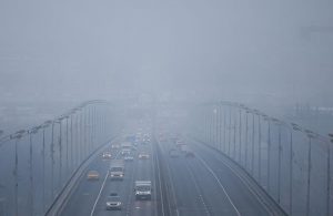 На Дніпропетровщині оголосили жовтий рівень небезпечності: видимість 100-300 метрів