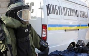Батьки не знаходять собі місця: у Дніпрі замінували всі школи
