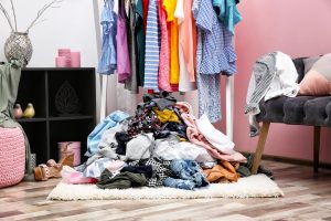 Негайно це викиньте з дому: 7 предметів, які притягують нещастя
