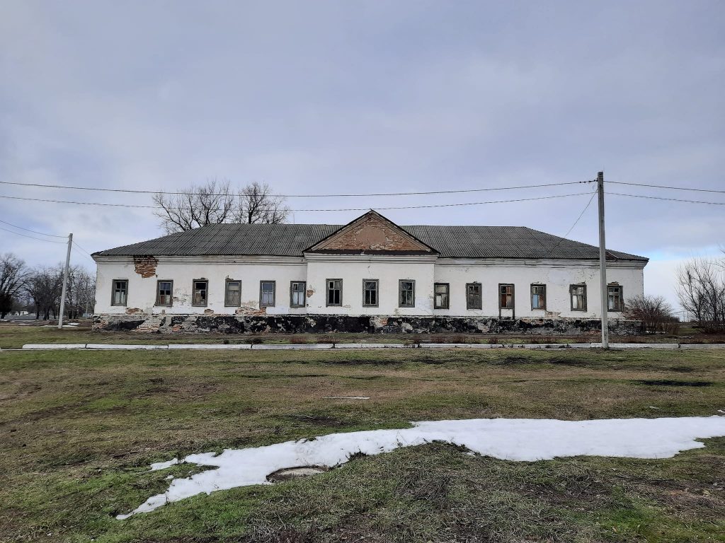 На Дніпропетровщині знайшли панський маєток (Фото) На Дніпропетровщині знайшли панський будинок (Фото)