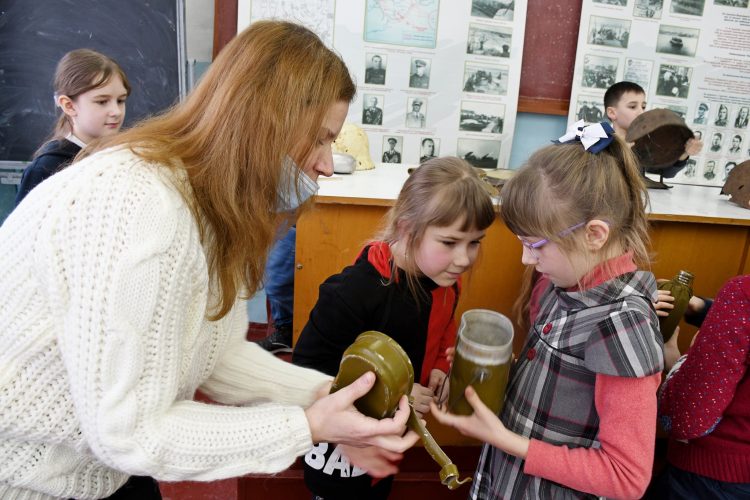 Музей у валізі: на Дніпропетровщині запустили цікавий захід для школярів (Фото)