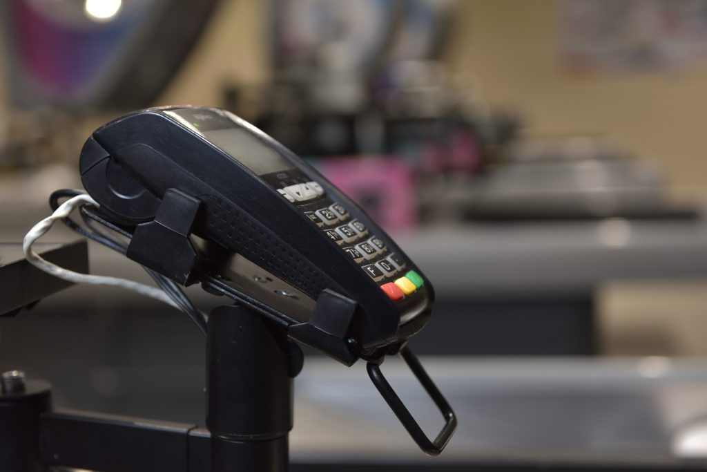 Ні сорому ні совісті: у Криврому Розі рідний син обікрав матір на кругленьку суму