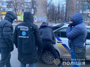На Дніпропетровщині затримали групу серійних крадіїв, які обкрадали офіси