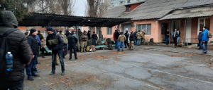 На Дніпропетровщині до військкоматів шикуються черги