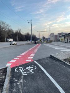 Під Дніпром побудували першу велодоріжку (Фото)