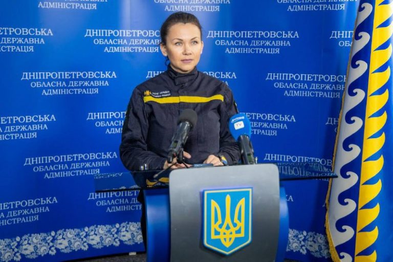 В ДСНС повідомили деталі вечірніх ракетних обстрілів на території Дніпропетровщини