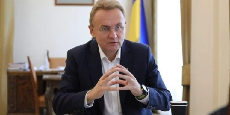Ворог завдав удару по Львову в районі аеропорту — мер Андрій Садовий
