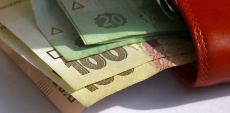 Українцям розповіли, хто з квітня продовжить отримувати 6500 грн у Дії