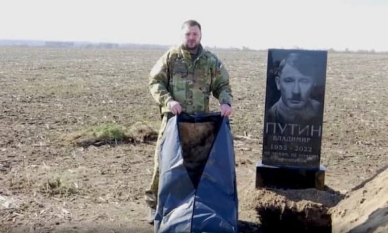 У Дніпрі заступник мера Лисенко вирив могилу для путіна
