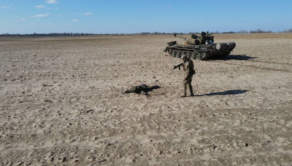 Російський солдат здав танк за винагороду: отримає $ 10 000 після війни