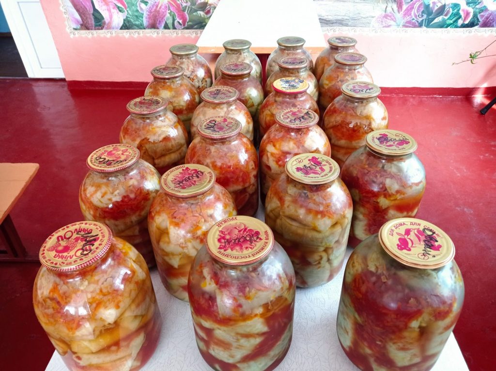 Кулінарний фронт: на Дніпропетровщині громада готує для військових та переселенців Кулінарний фронт: на Дніпропетровщині громада готує для військових та переселенців