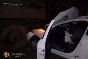 Нічне ДТП на Дніпропетровщині: загинуло дві жінки та дитина (ФОТО)