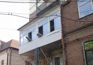 У Дніпрі в історичному центрі міста помітили цар-балкон (фото)