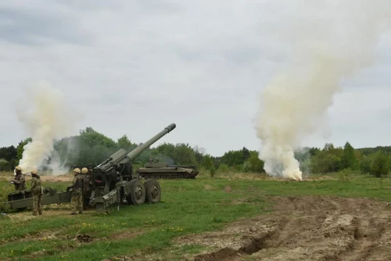 Відомий астролог розповів, які міста незабаром потраплять під ракетні удари