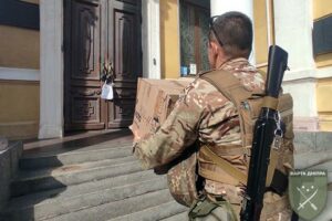 «Варта Дніпра» повернула до міста предмети з колекції історичного музею ім.Яворницького