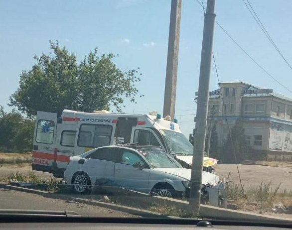 Швидка потрапила в ДТП: на Дніпропетровщині шукають свідків аварії