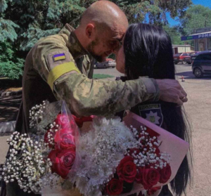 Лише доба була у молодят: на Дніпропетровщині одружились військовий та поліцейська