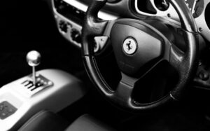 3 предмети, які не можна залишати в автомобілі влітку