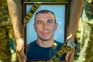 Всі стояли на колінах і прощались: Сергія Компанійця проводжала вся Голубівка