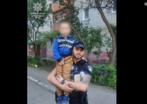 У Дніпрі загубився 5-річний хлопчик: малий плакав, бо загубив маму