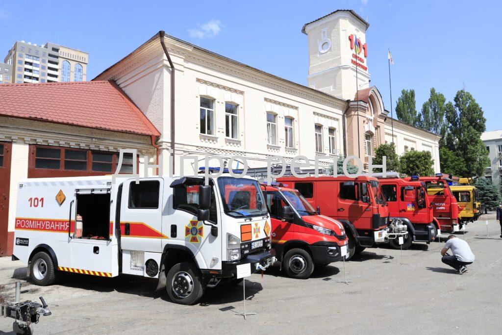 У Дніпрі одну з вулиць перейменують на честь Героїв Рятувальників У Дніпрі одну з вулиць перейменують на честь Героїв Рятувальників