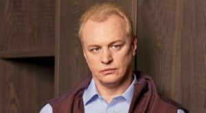 Відомий актор родом із України підтримав війну росії та попрощався з мамою із Чернівців