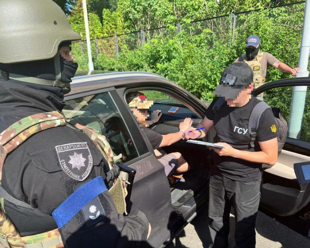 Правоохоронці на гарячому затримали екс-губернатора Дніпропетровщини
