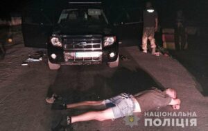 На Дніпропетровщині у чоловіка на блокпосту вилучили зброю