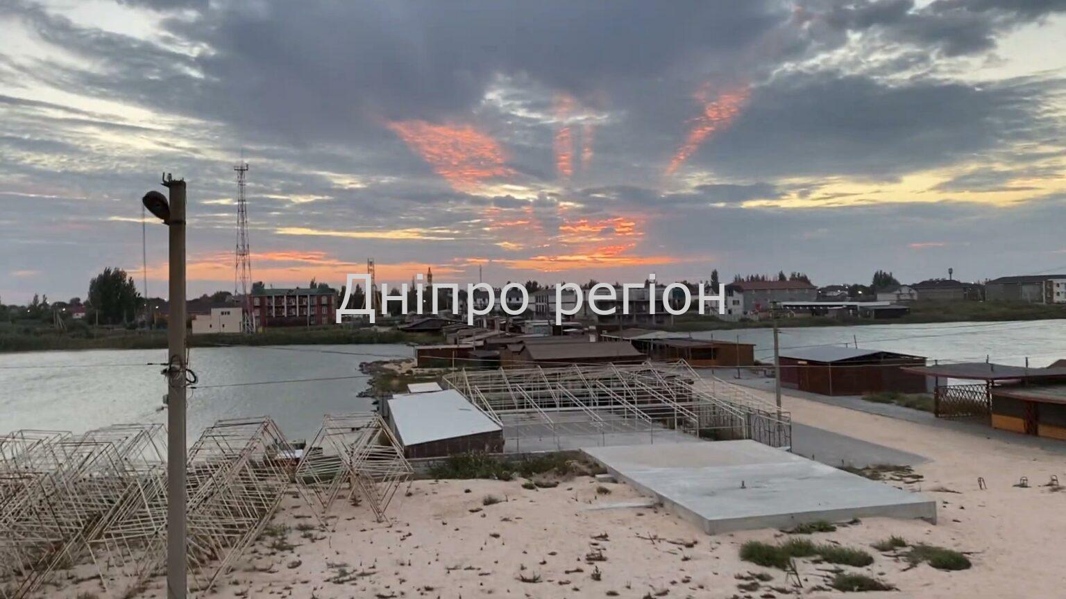 Передчуття Перемоги: на Арабатській Стрілці у небі помітили величезний тризуб (відео) Тризуб у небі