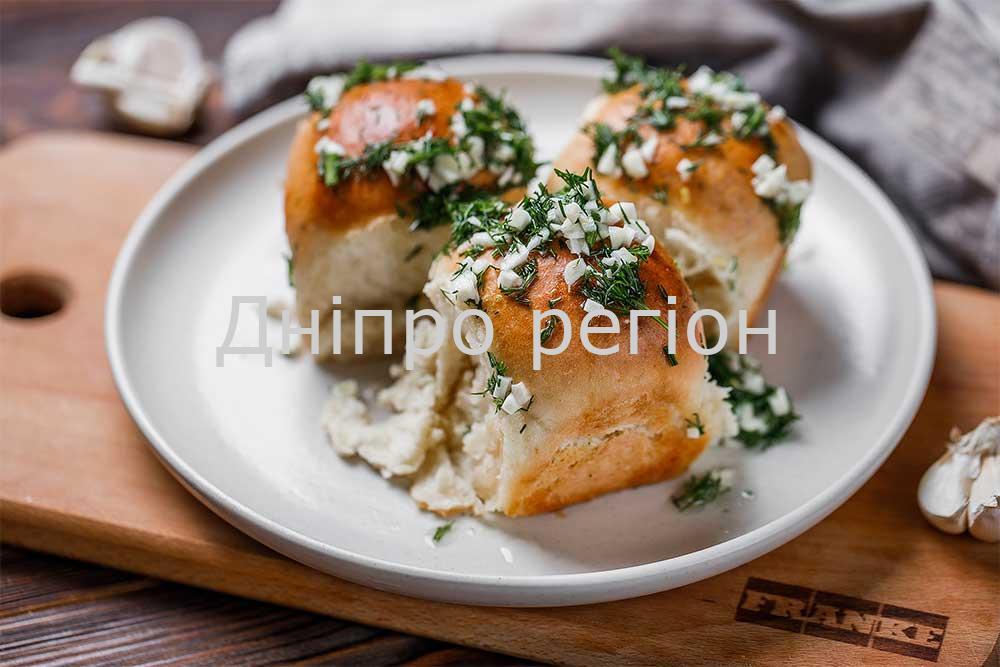 Як приготувати пампушки з часником за рецептом шеф-кухара Євгена Клопотенка