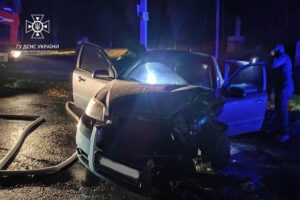 ДТП на Дніпропетровщині: внаслідок зіткнення постраждало 3 особи