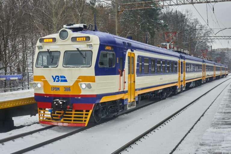 На Дніпропетровщині зміни в руху приміських поїздів (Повна інформація)