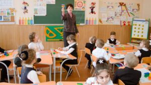 Мер Дніпра розповів, чи підуть діти в школу з 1 вересня