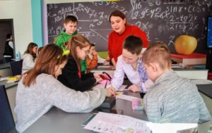 У Дніпрі хочуть відновити очну форму навчання для дітей в садочках та школах