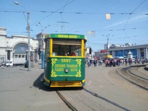 Сьогодні у Дніпрі на історичний маршрут виходить ретро трамвай: графік роботи та вартість квитка