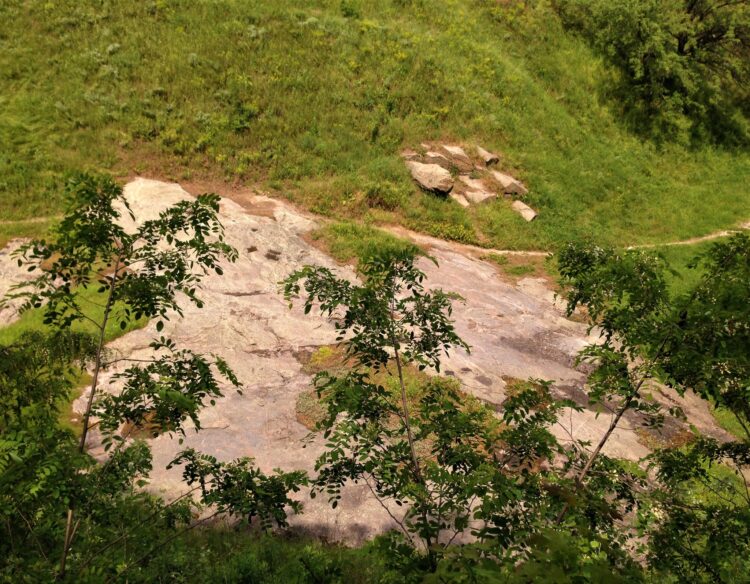 Місце сили у Дніпрі: геологічна пам'ятка Баранячі лоби у балці Мамая