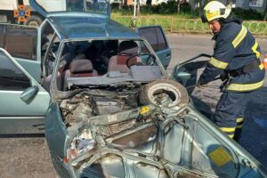 У Кривому Розі зіткнулась маршрутка з легковим автомобілем: 4 людей постраждало, з них двоє підлітків