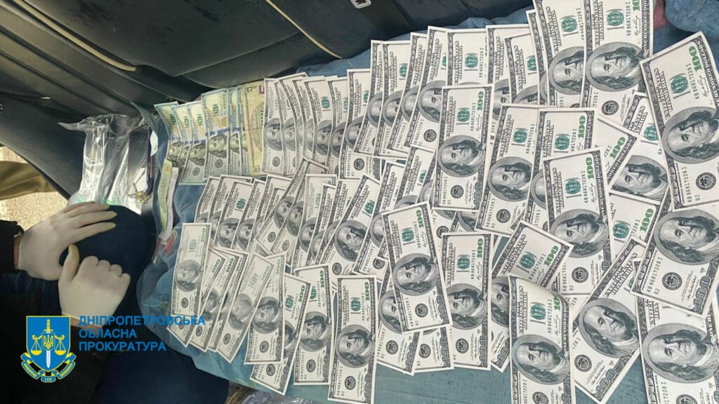 Брав шалені гроші: у Дніпрі затримали чоловіка, який переправляв «уклоністів» за кордон Затримали чоловіка, який переправляв «уклоністів» за кордон - Дніпро Регіон