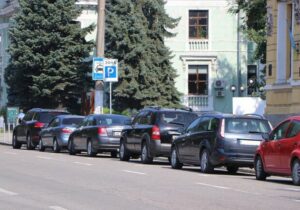 Безкоштовні парковки у Дніпрі: скільки їх і де знайти