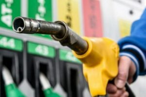 Може подорожчати і проїзд в транспорті: у Дніпрі і по всій Україні з 1 липня зростуть ціни на пальне