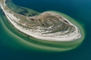 росія в Україні знищує найбільший незаселений острів Європи у Чорному морі
