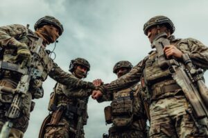В Україні військовим збільшують тривалість відпусток і повертають доплати
